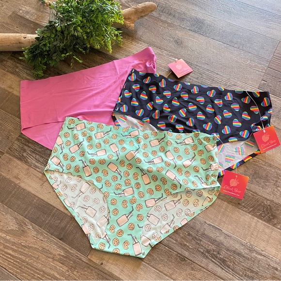 cheek boss Intimates & Sleepwear Nwt Cheek Boss Briefs Set Of 3